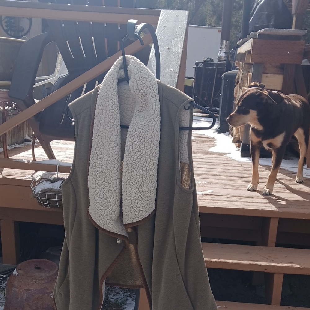 Columbia Olive Green Sherpa-Lined Vest
